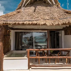 https://niken-beachfront-tulum-hotel.tulum-hotels.net